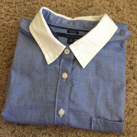 TOMMY HILFIGER Women's Cotton Button-Popover Chambray And White Shirt - Picture 3 of 10